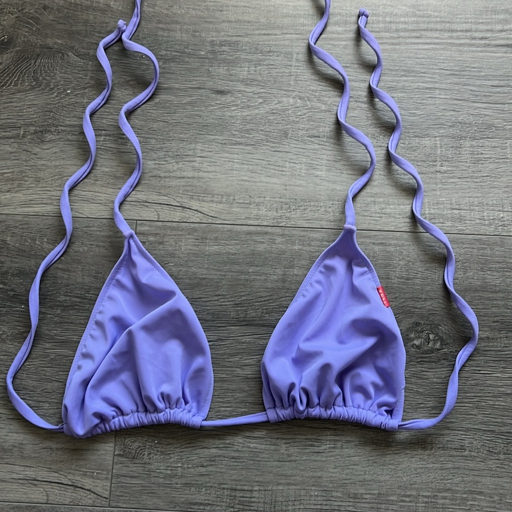 Bikinis - Picture 4 of 10
